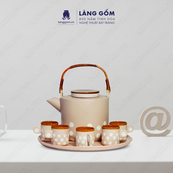Bộ ấm chén chấm bi
